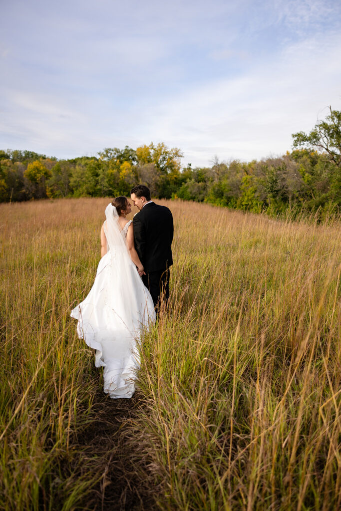 Fall wedding bride and groom portrait in minnesota